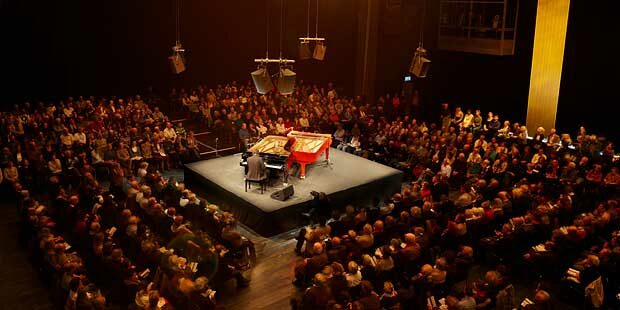 Das Klavier im Zentrum beim Lucerne Festival im KKL Luzern