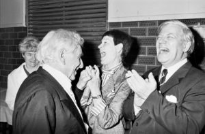 Leonard Bernstein mit Helmut und Loki Schmidt, 1987