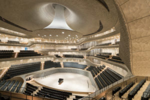 Großer Saal der Elbphilharmonie mit Orgel