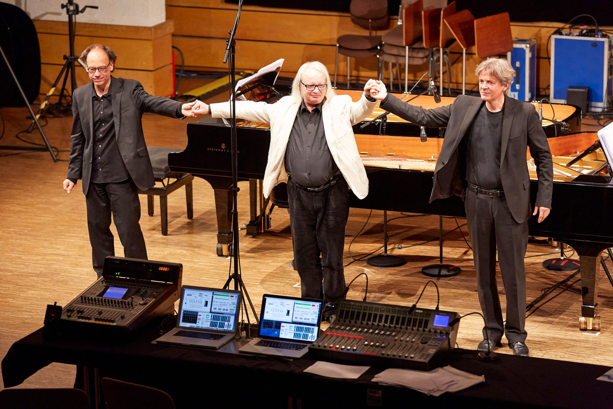 Das GrauSchumacher Piano Duo mit Komponist Philippe Manoury