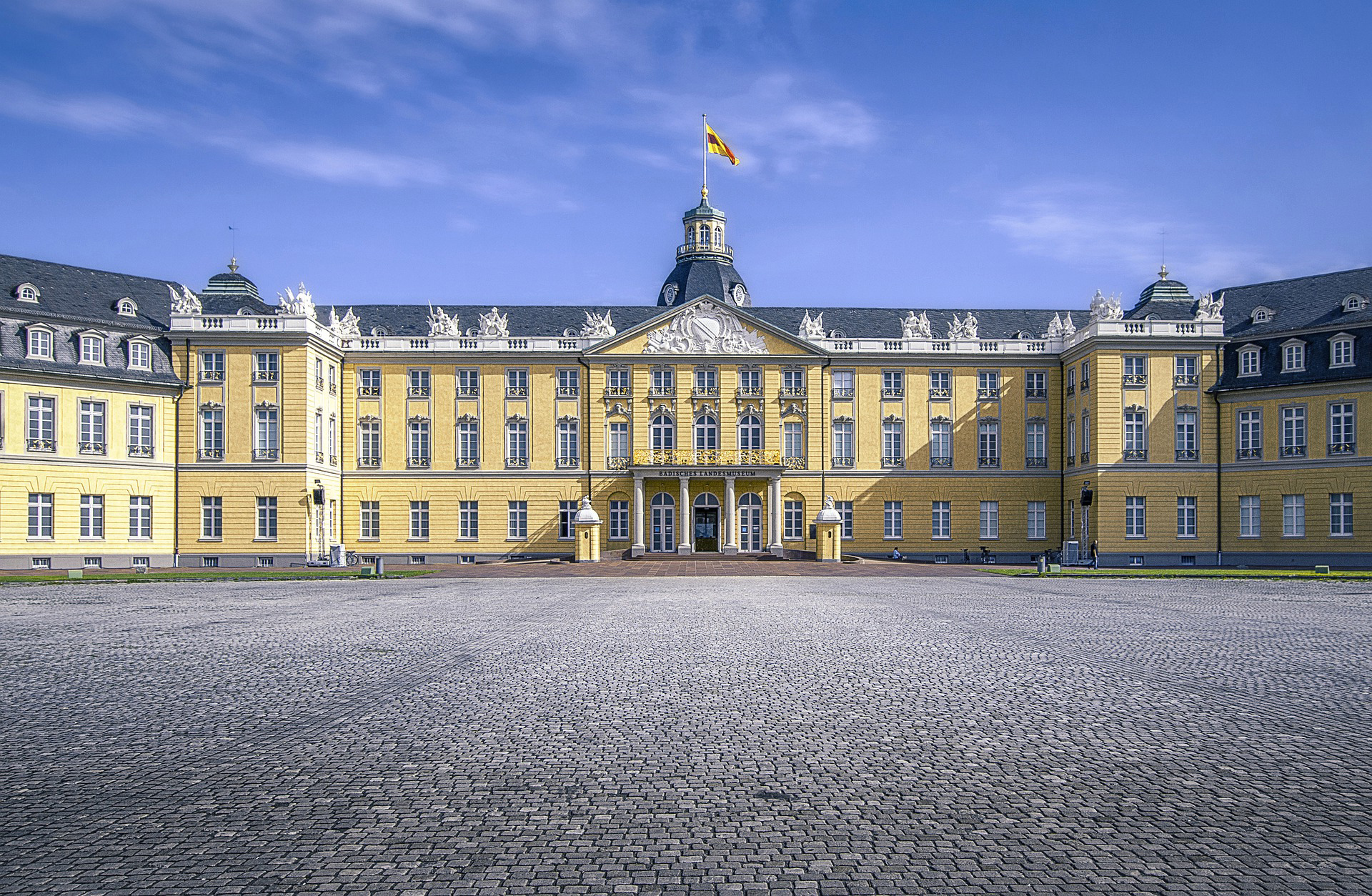 Карлсруэ. Дворец Карлсруэ Германия. Карлсруэ в Германии в 1860 г. Карлсруэ река. Карлсруэ фото.