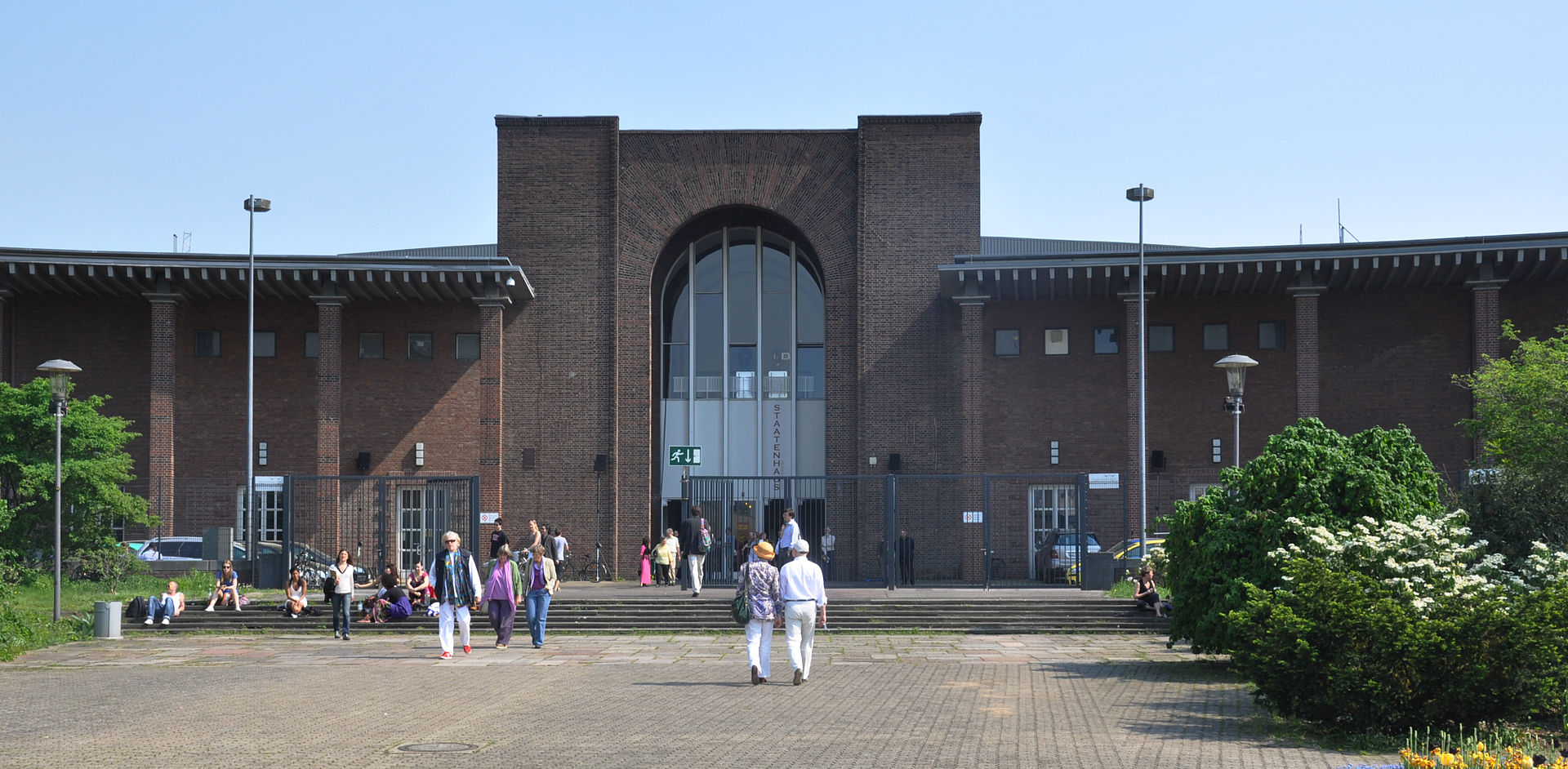 Interimsspielstätte der Oper Köln: Staatenhaus am Rheinpark