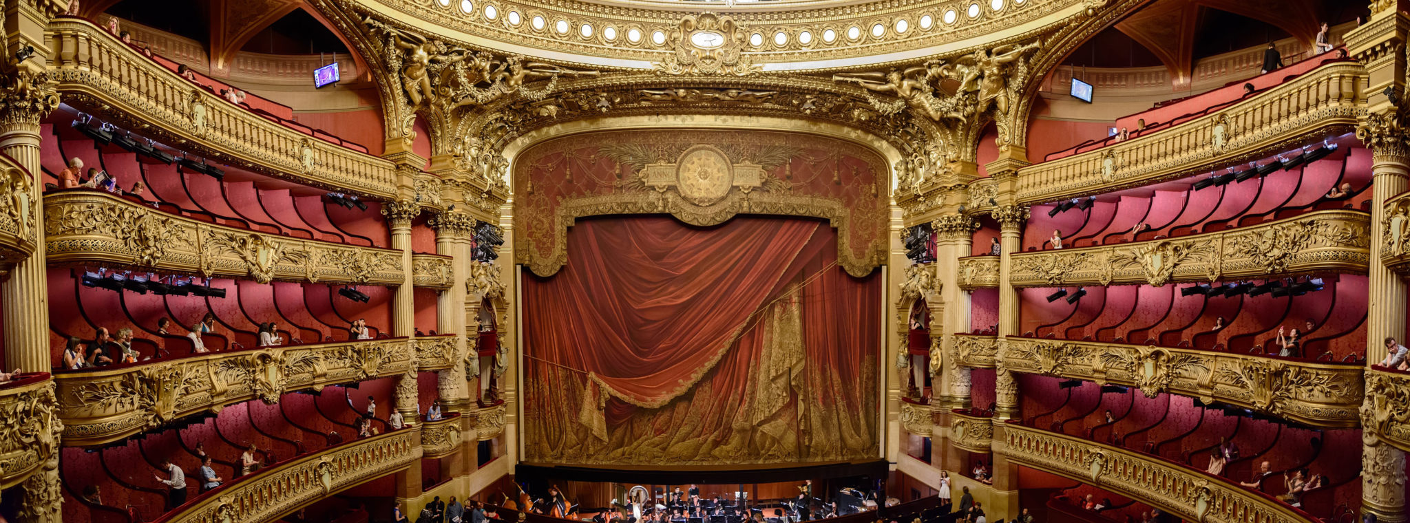 Mit Ravensburger kann man sich direkt in die Opéra Garnier Paris puzzeln