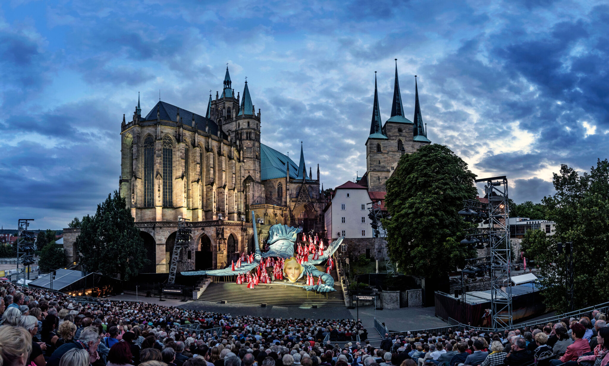 In diesem Jahr finden die Domstufen-Festspiele in Erfurt mit 500 statt den sonst 2.000 Besuchern und reichlich Sicherheitsabstand statt