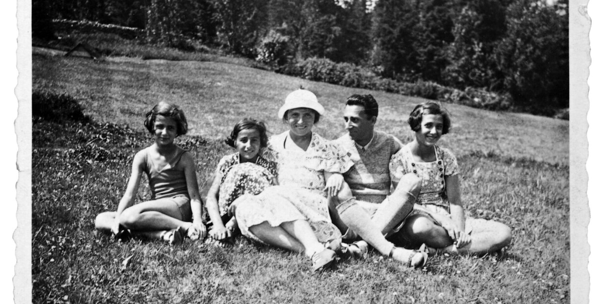 Die Großeltern von Maya Lasker-Wallfisch mit den Töchtern Renate (links), Anita und Marianne, Breslau 1931