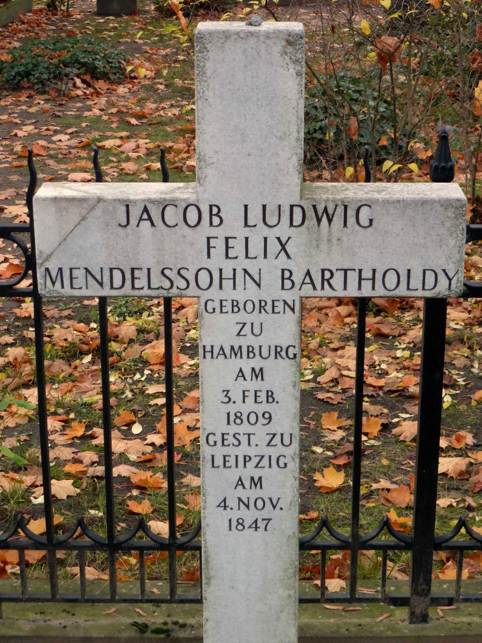 Felix Mendelssohn wurde auf dem Dreifaltigkeitsfriedhof I in Berlin-Kreuzberg begraben