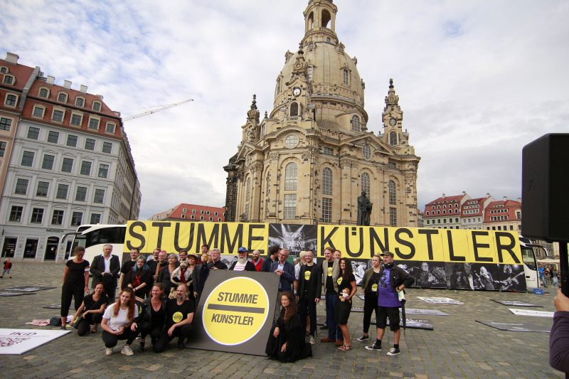 Demonstration der Initiative „Stumme Künstler“ am 24. Juni 2020 vor der Frauenkirche in Dresden