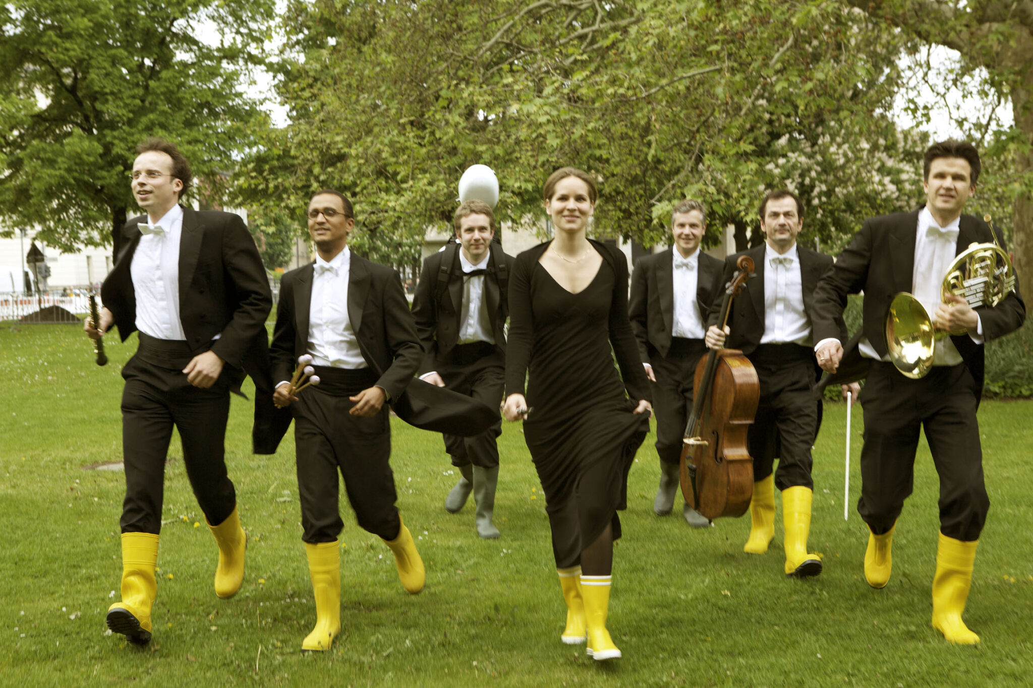 Die Musiker der NaturTon-Stiftung mit Gründer Markus Bruggaier (rechts)