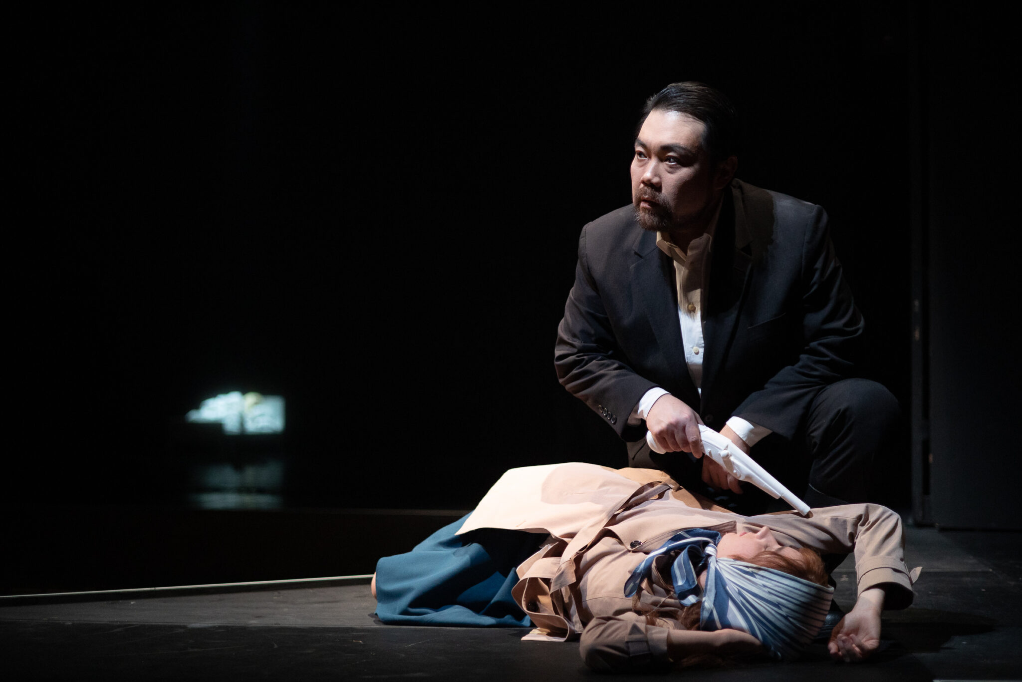 Theater Altenburg Gera: Isaac Lee als Alexei in Taveners „A Gentle Spirit“