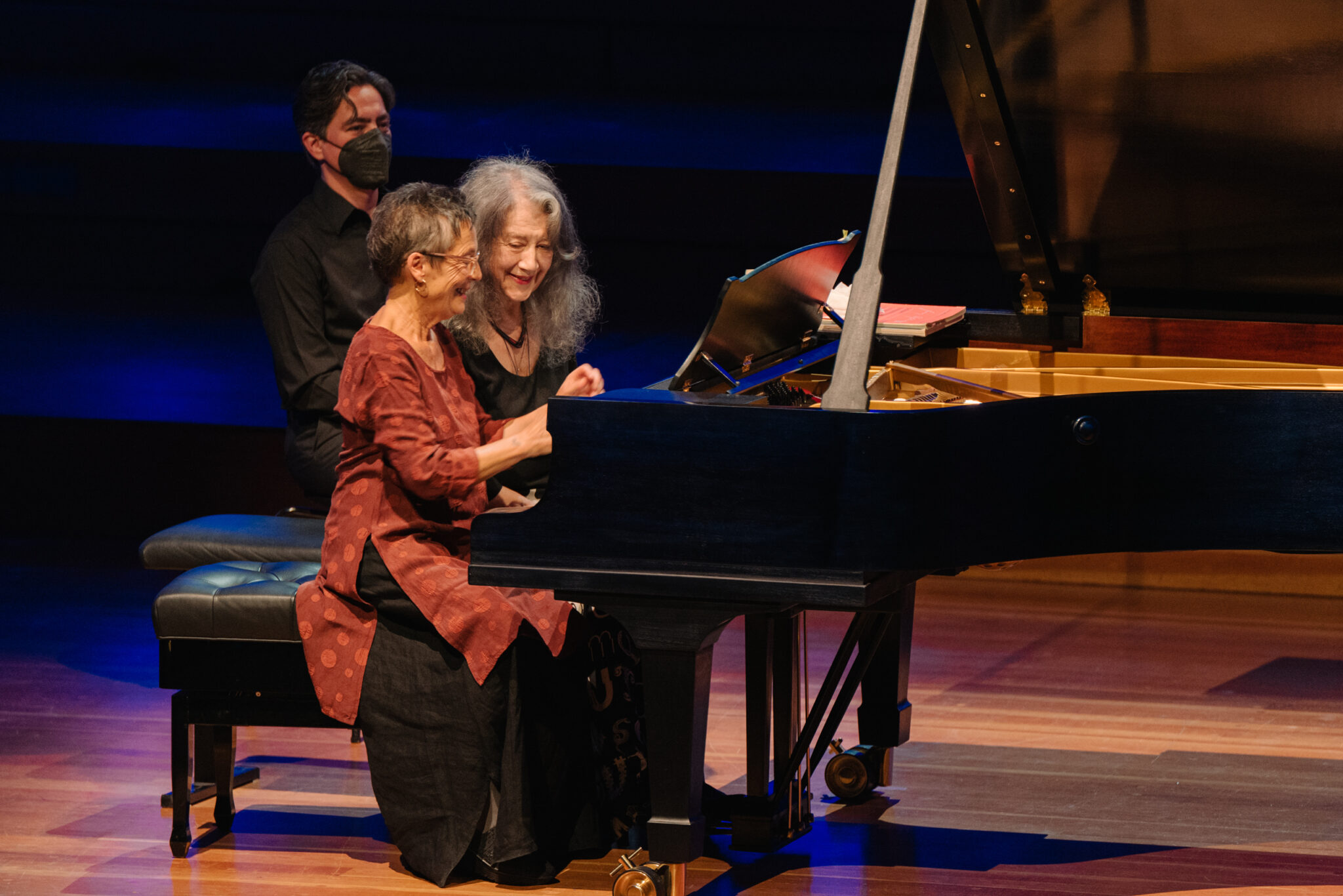 Wie hier mit ihrer Freundin und Kollegin Martha Argerich