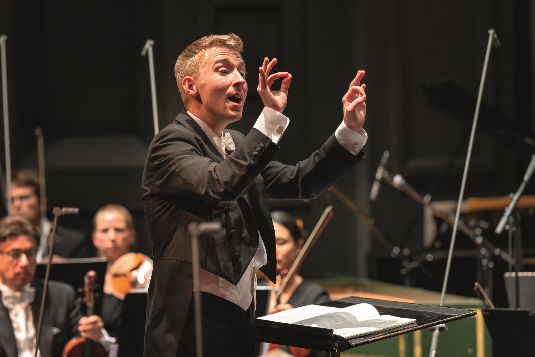 Patrick Hahn und das Müncher Rundfunkorchester bei den Aufnahmen im Prinzregententheater