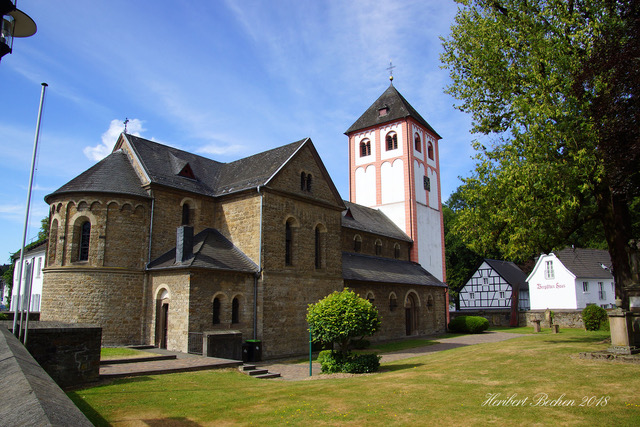 Die Kriche St. Pankratius besitzt die älteste noch im Gebrauch befindliche Glocke des Rheinlands