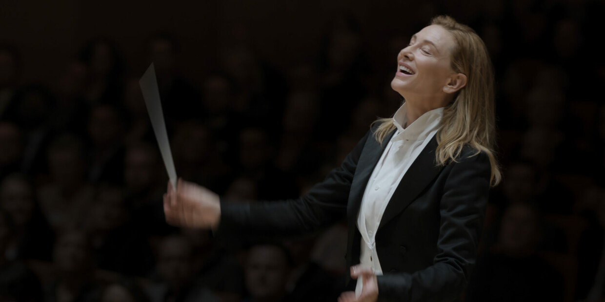 So könnte es vielleicht aussehen, wenn geniale Musikschaffende völlig selbstvergessen in der Kunst aufgehen: Cate Blanchett als Lydia Tár