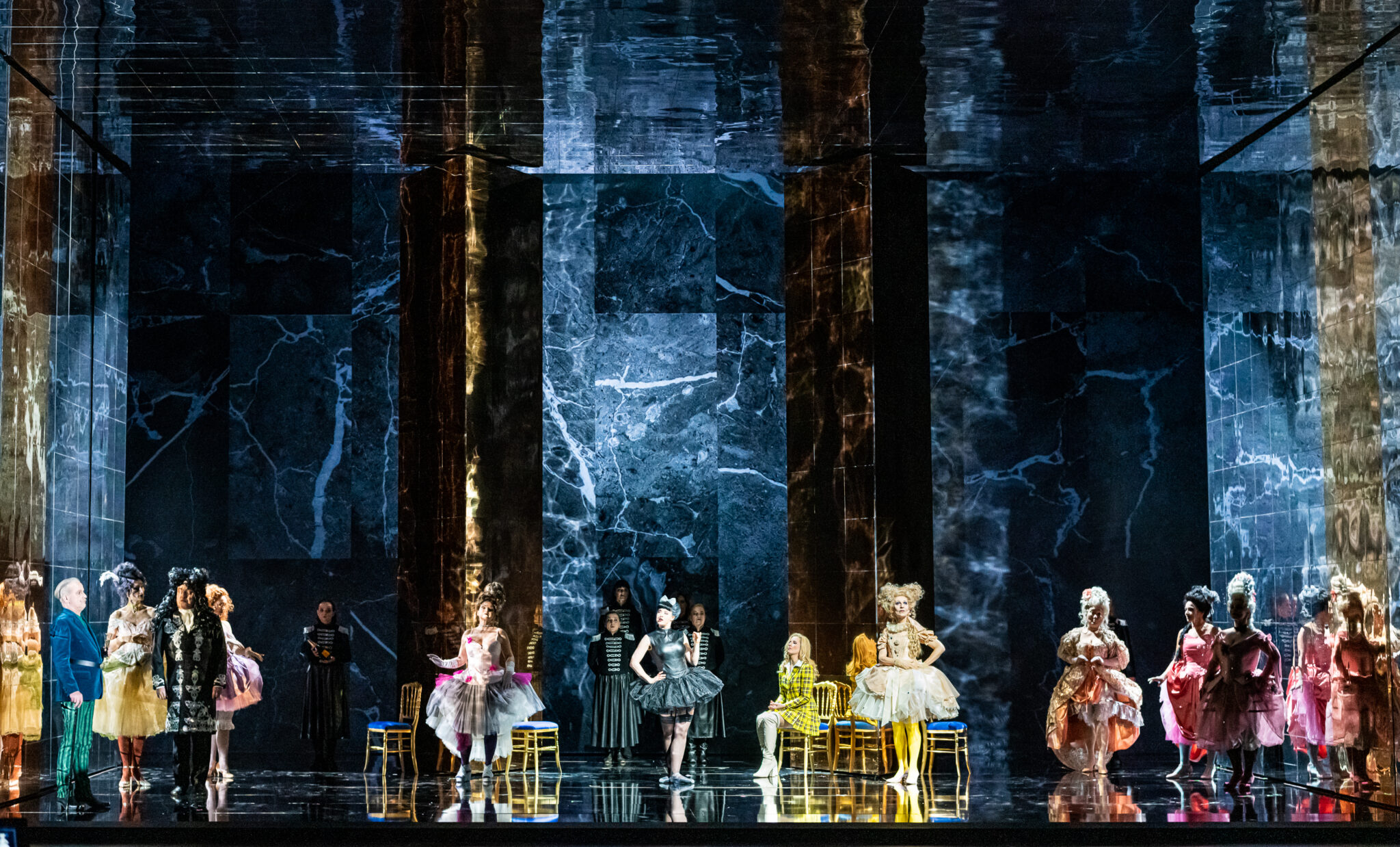 Szenenbild aus „Der Rosenkavalier“ an der Oper Halle