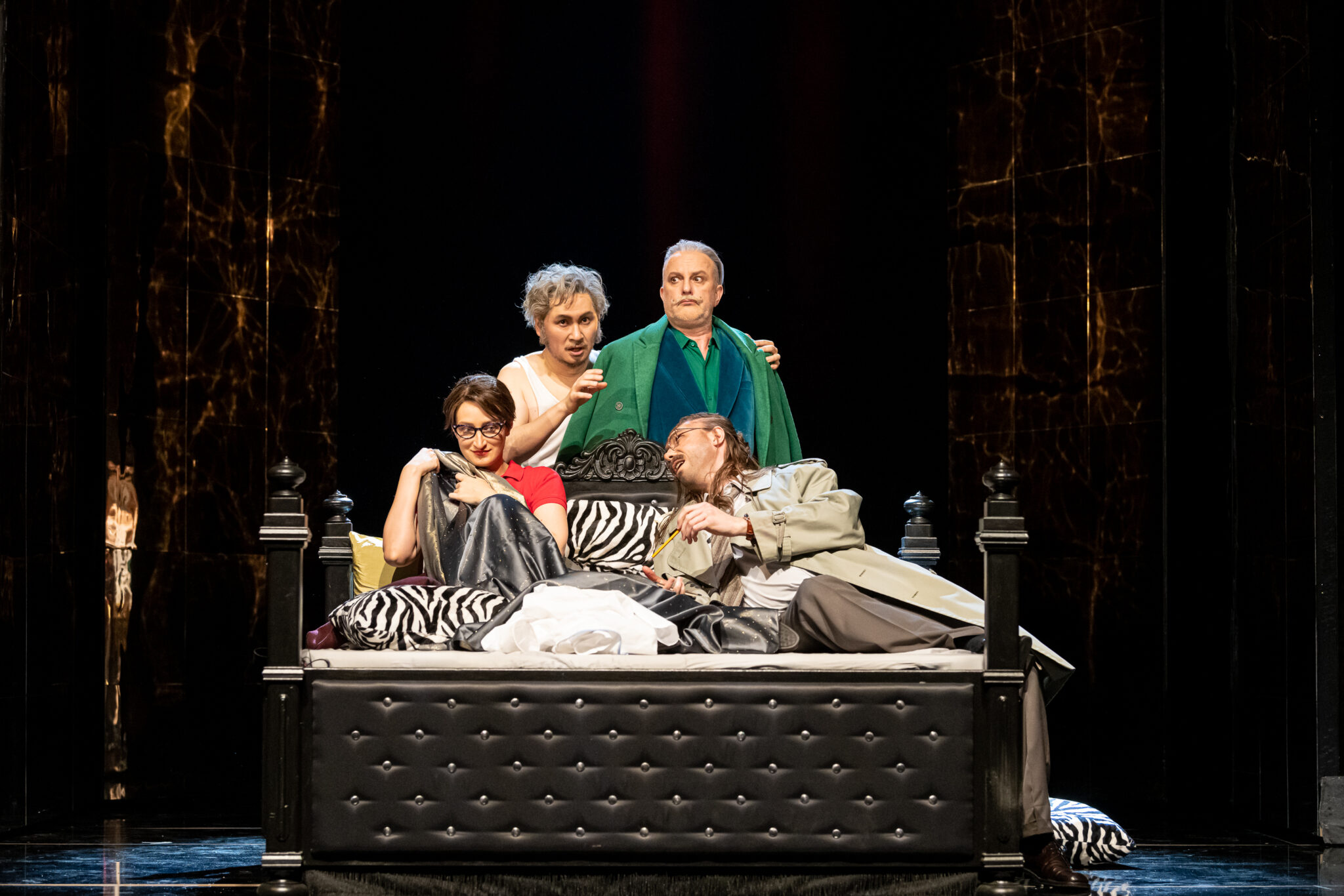 Szenenbild aus „Der Rosenkavalier“ an der Oper Halle