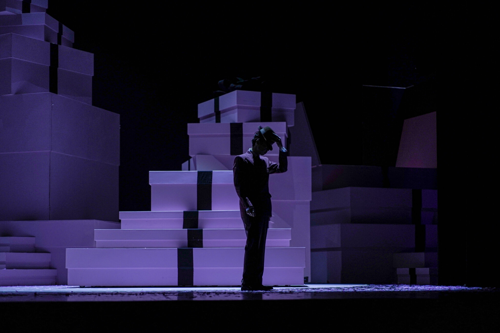 Szenenbild aus „Manon Lescaut“ am Theater Kiel
