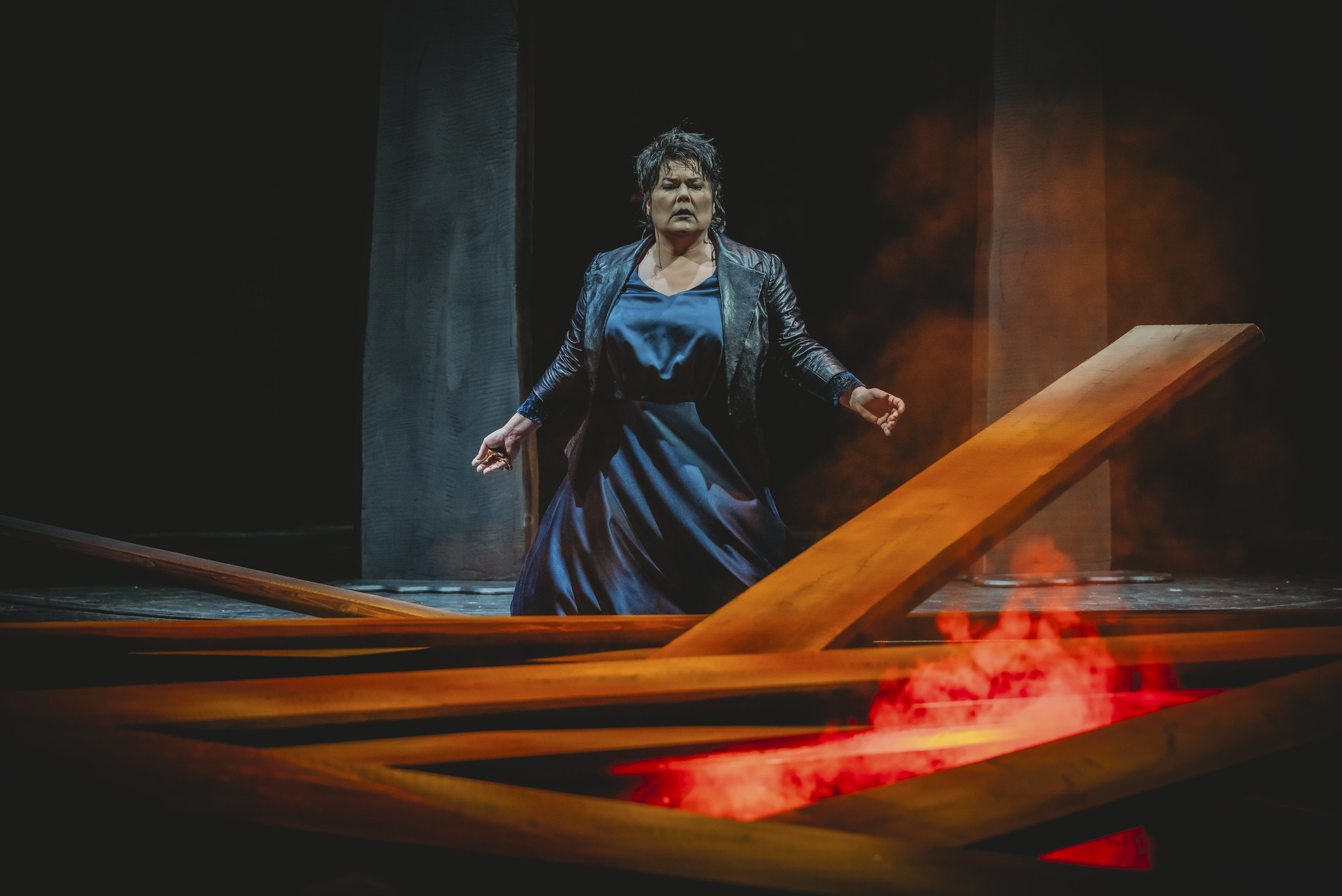 Christiane Libor als Brünnhilde in Wagners „Götterdämmerung“