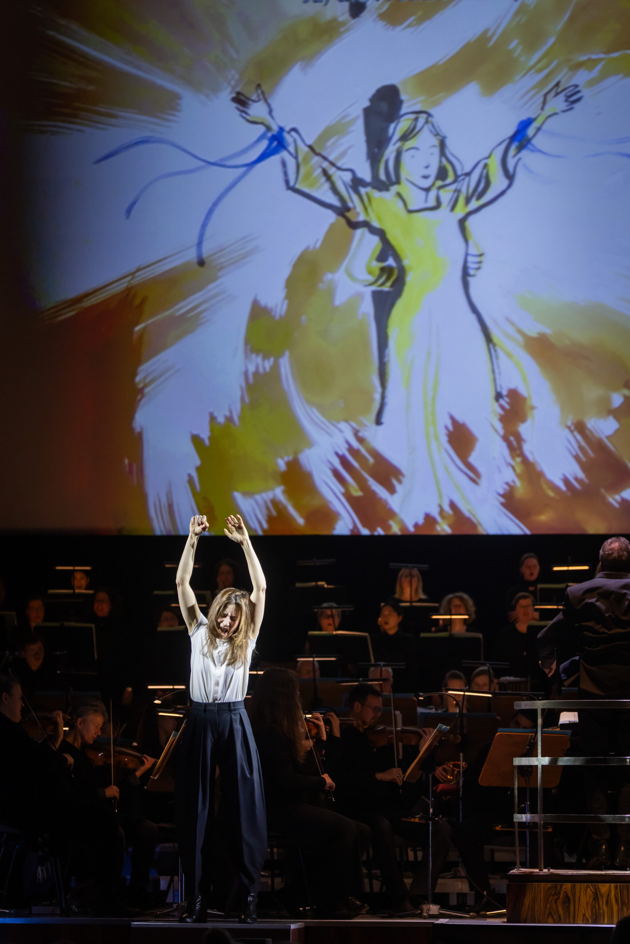 Szenenbild aus „Johanna auf dem Scheiterhaufen“ am Theater Bielefeld