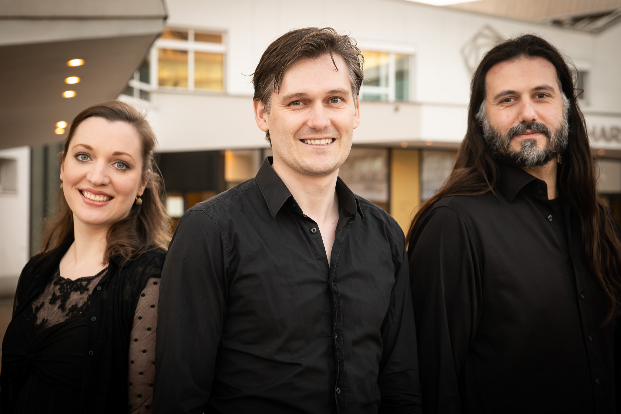 Elina Albach, Benedikt Kristjánsson und Philipp Lamprecht (v.l.) präsentieren Bachs „Johannespassion“ in kammermusikalischer Fassung
