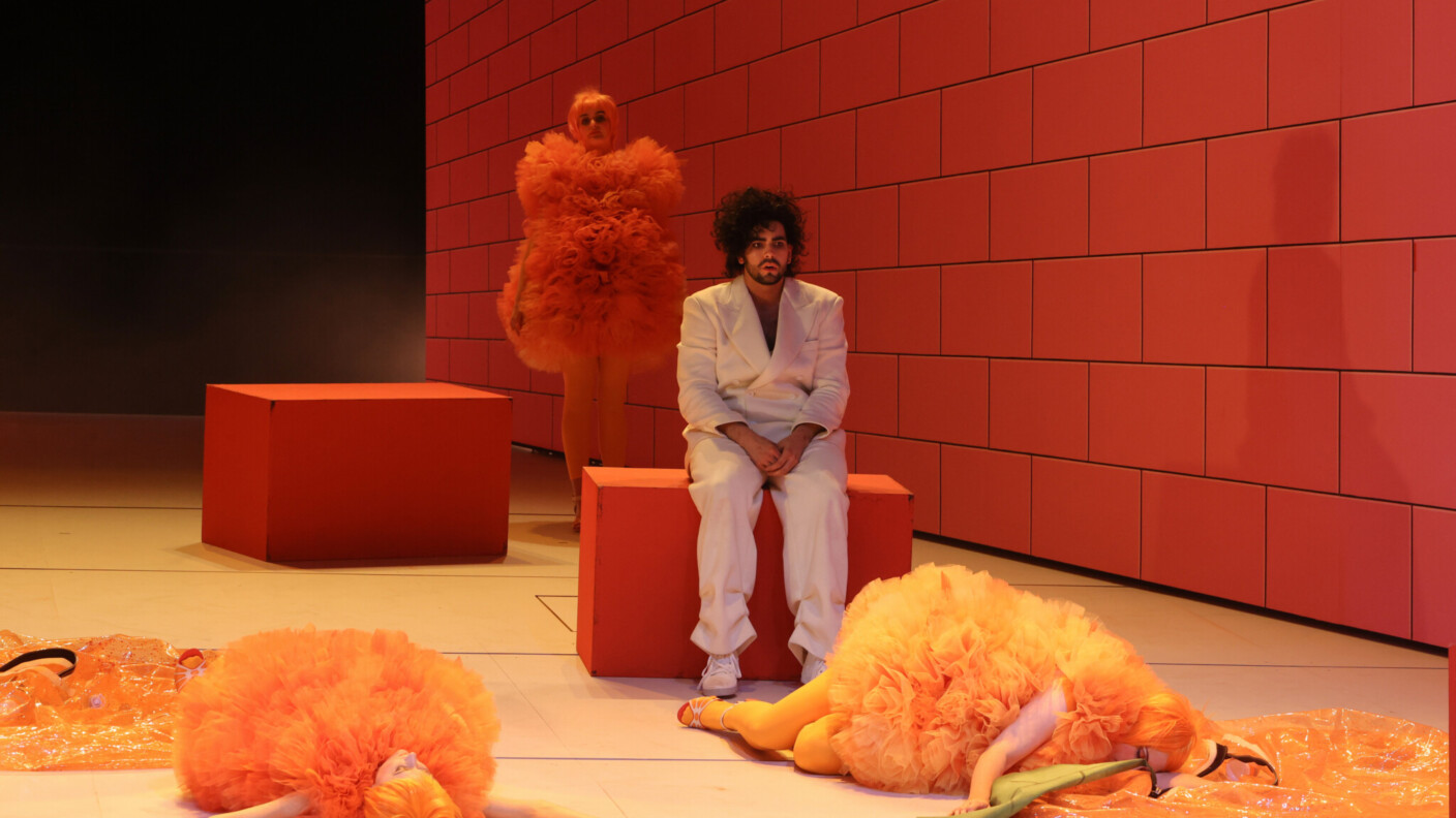 Das Theater Bremen präsentiert „Die Liebe zu den drei Orangen“ in knalligen Farben