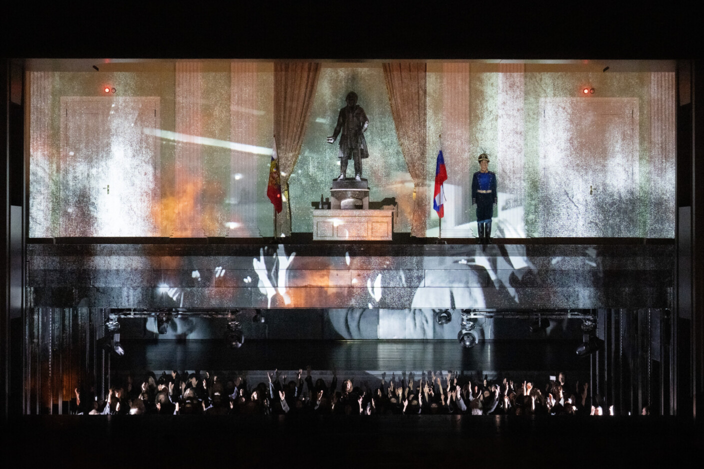 Szenenbild aus Mussorgskis „Chowanschtschina“ an der Berliner Staatsoper Unter den Linden