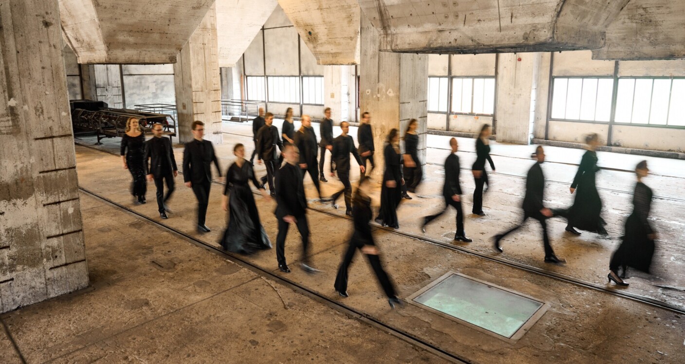 In der Musiktheater-Installation „Abendzauber“ lässt das Chorwerk Ruhr Grenzen verschiwmmen