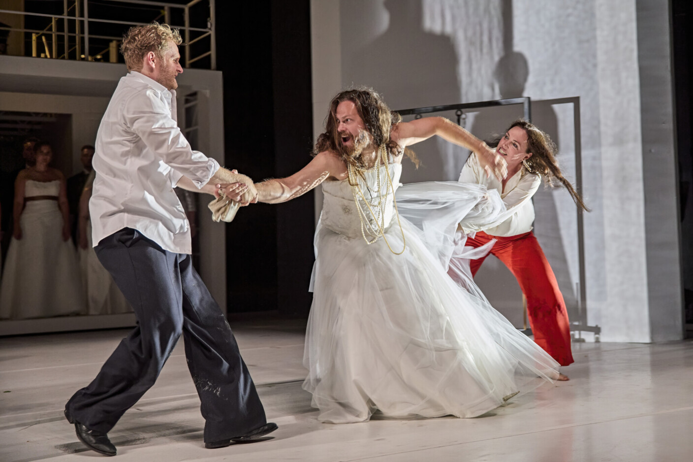 Szenenbild aus „Trionfi“ an der Hamburgischen Staatsoper