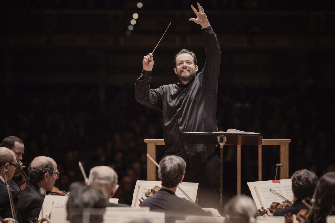 Andris Nelsons begeht Schostakowitschs fünfzigsten Todestag mit einem ganzen Festival