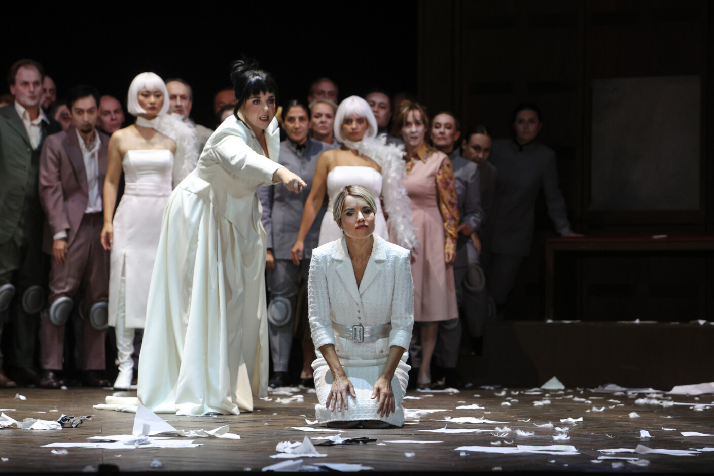 Szenenbild aus „Lohengrin“ am Theater Bremen