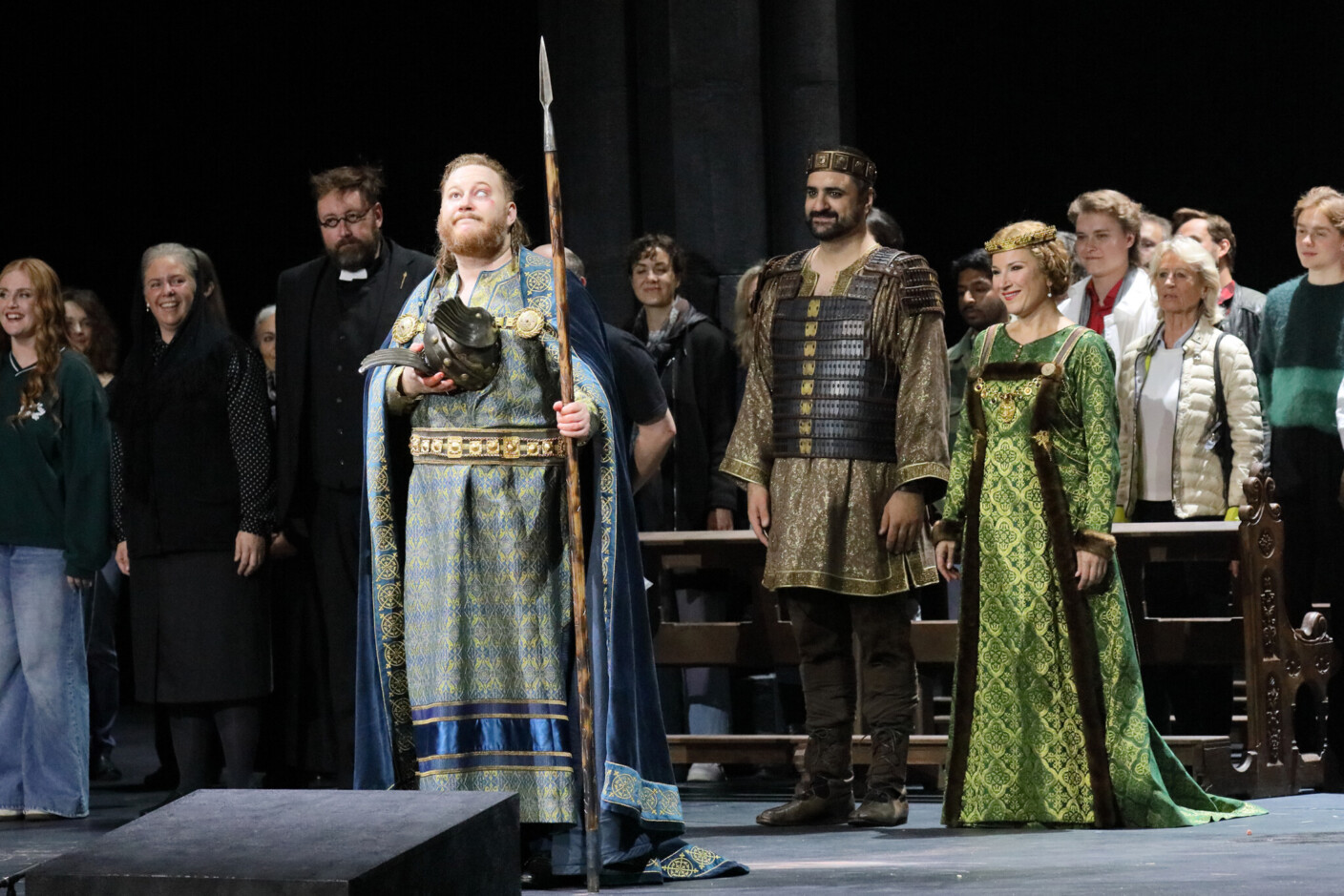 Szenenbild aus „Das Rheingold“ an der Bayerischen Staatsoper München