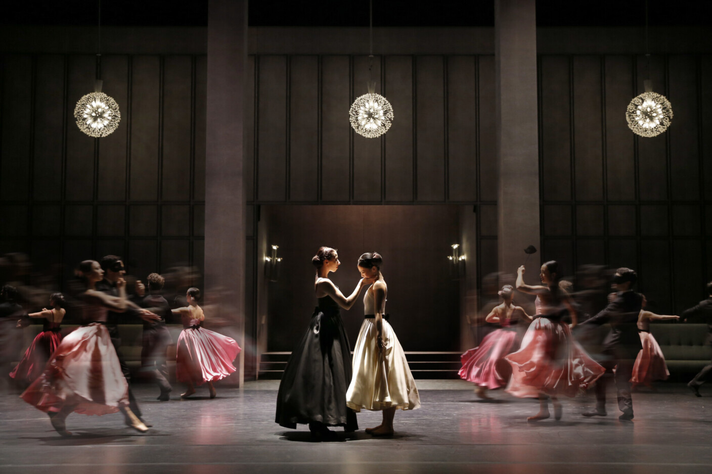 Szenenbild aus „Romeo und Julia“ an der Oper Leipzig