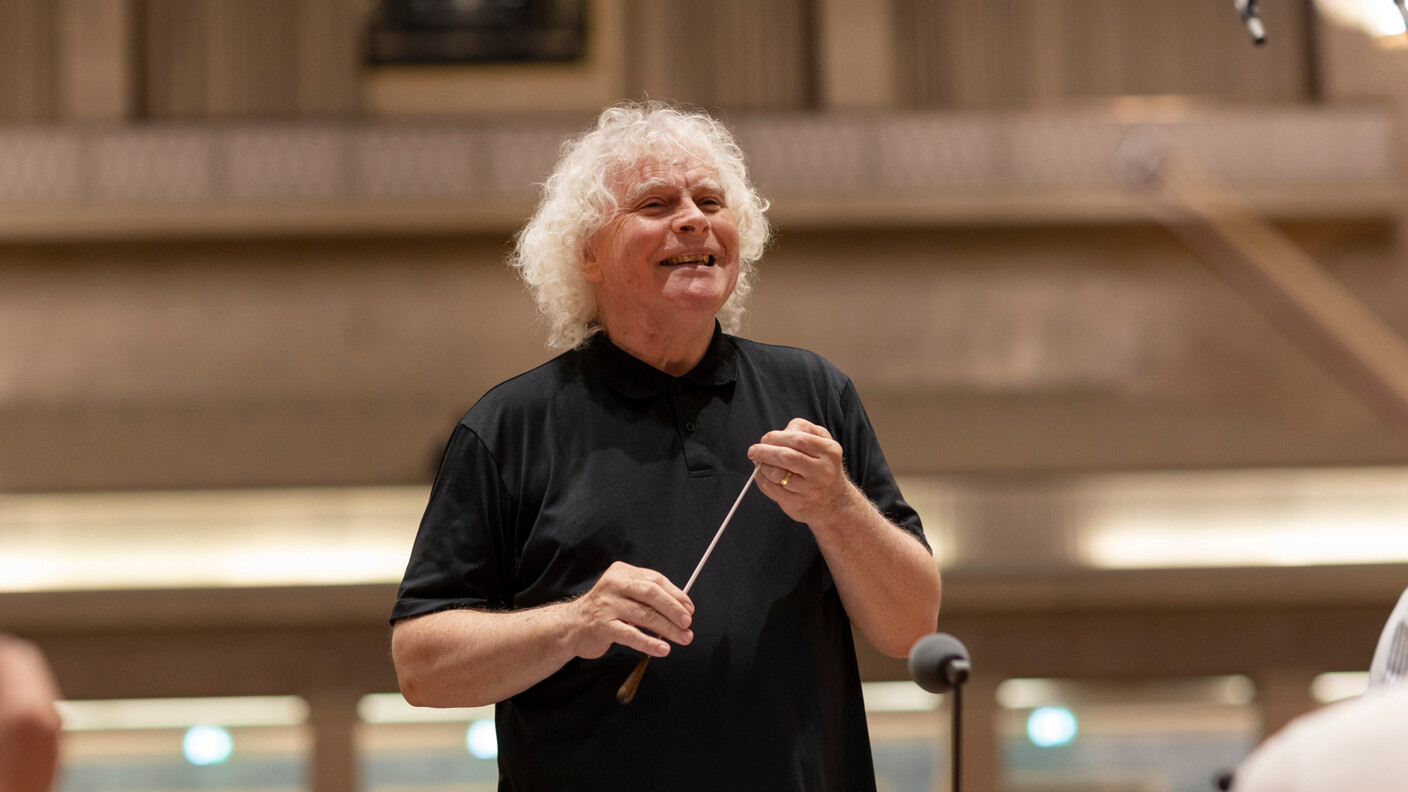 Simon Rattle bei einer Orchesterprobe im Herkulessaal der Münchner Residenz