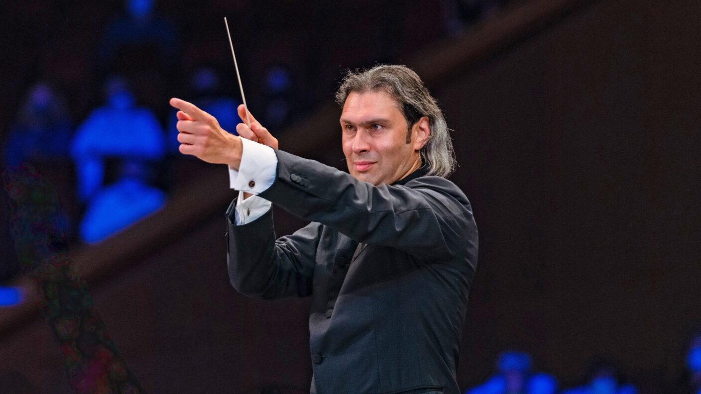 Dirigent Vladimir Jurowski leitet das Gedenkkonzert