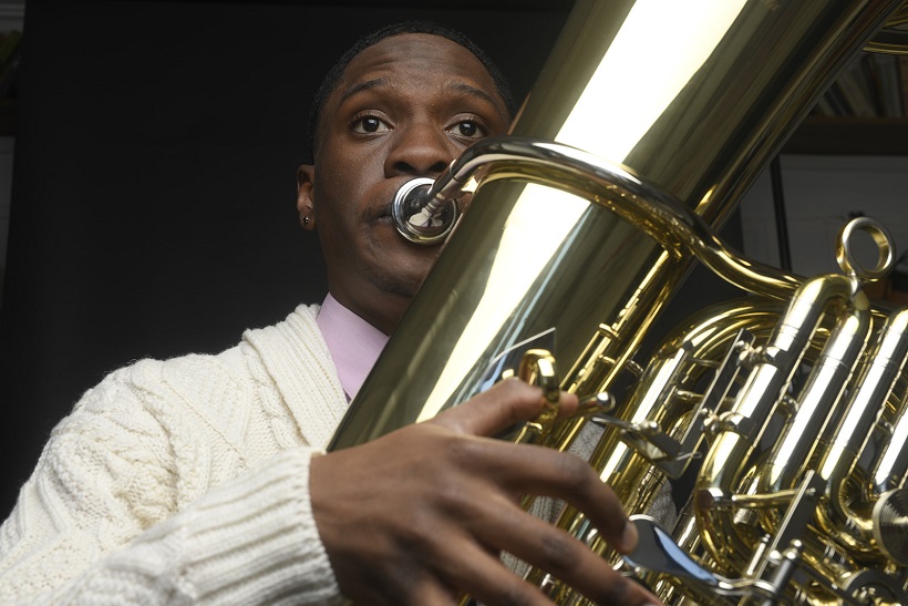 Volle Tuba-Power: Joshua Williams