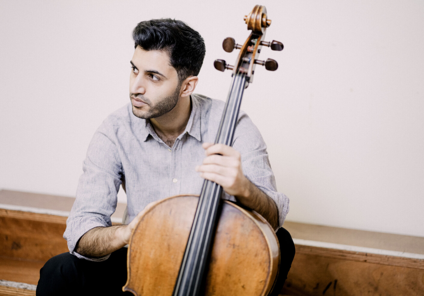 Hat Musik von Saint-Saëns bis Fauré im Gepäck: Cellist Kian Soltani